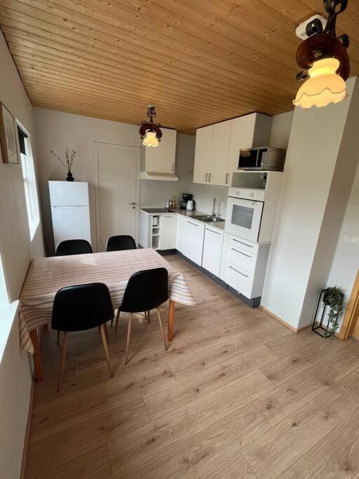 Black Valley Apartment Thoroddsstathir Exterior photo